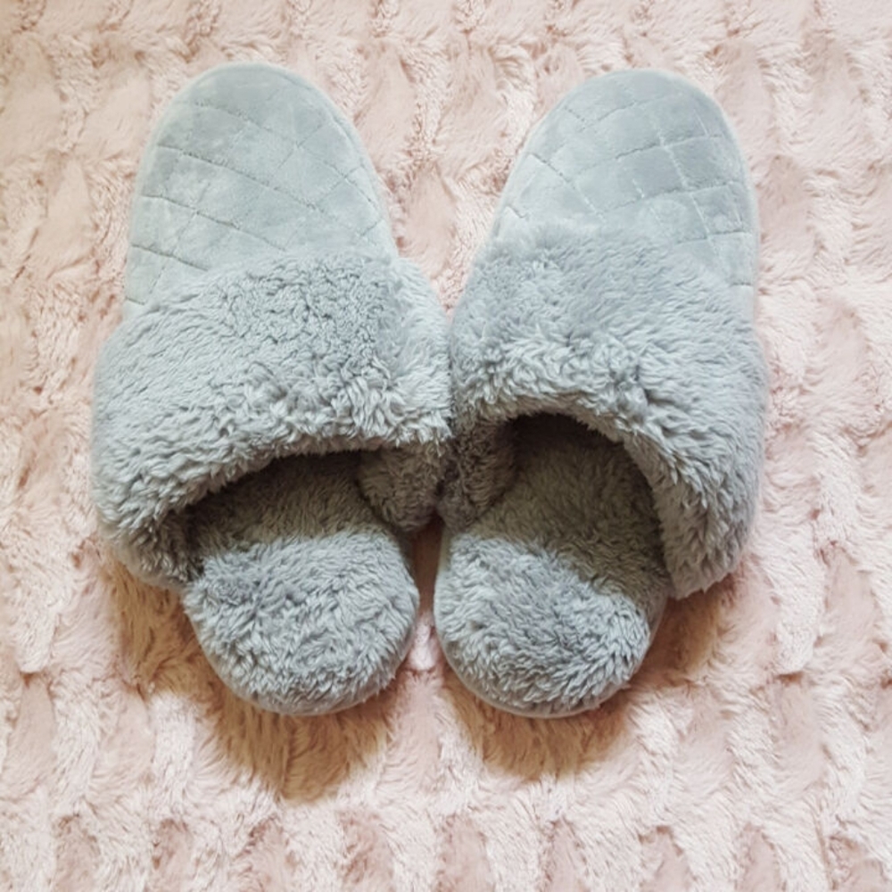 Grey soft slippers